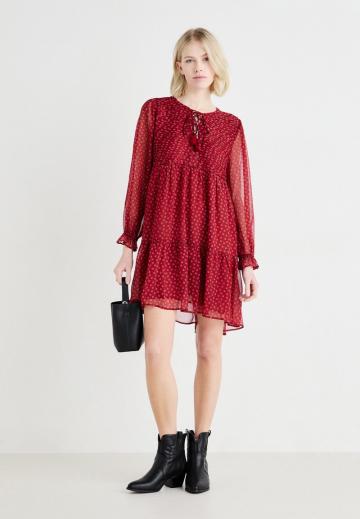 Короткое платье