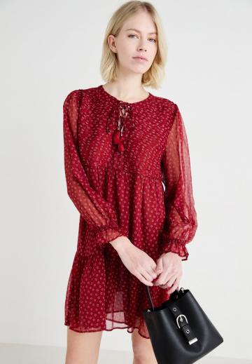 Короткое платье