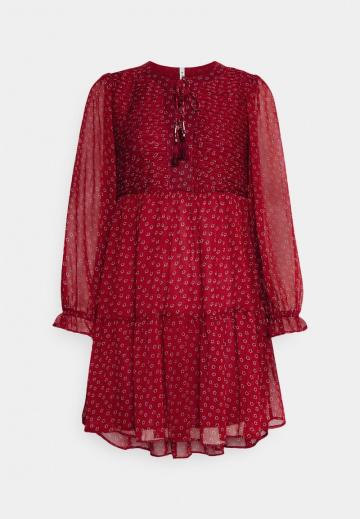 Короткое платье