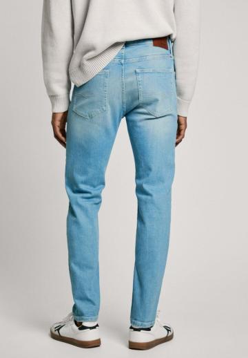 Узкие джинсы