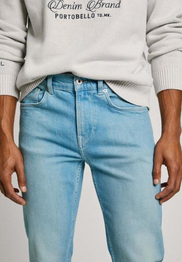 Узкие джинсы