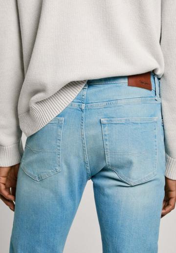 Узкие джинсы