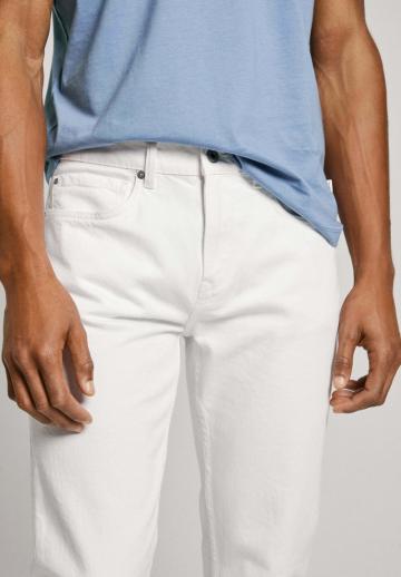 Узкие джинсы