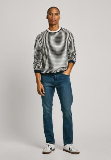 Узкие джинсы