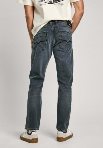 Узкие джинсы