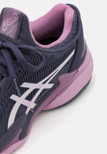 Теннисные кроссовки