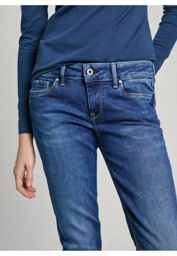 Узкие джинсы