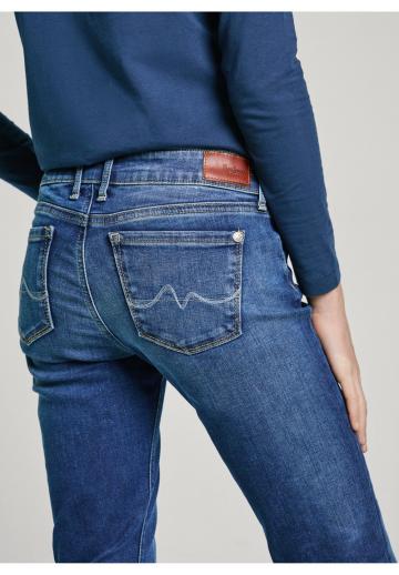 Узкие джинсы