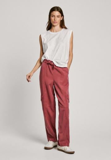 Брюки с накладными карманами