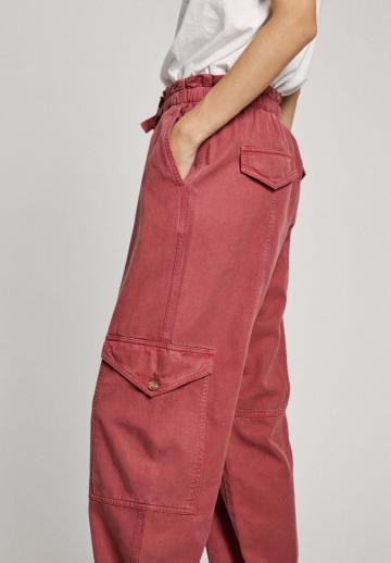 Брюки с накладными карманами