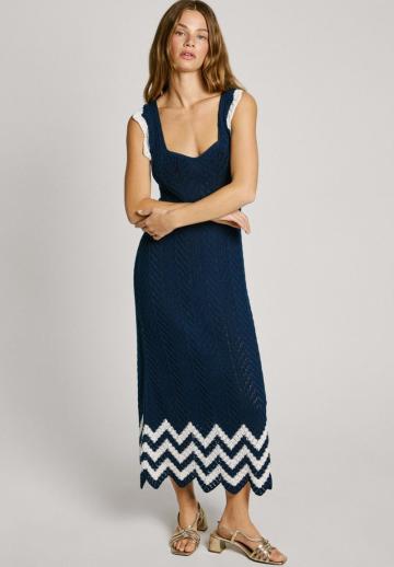 Вязаное платье