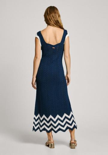 Вязаное платье
