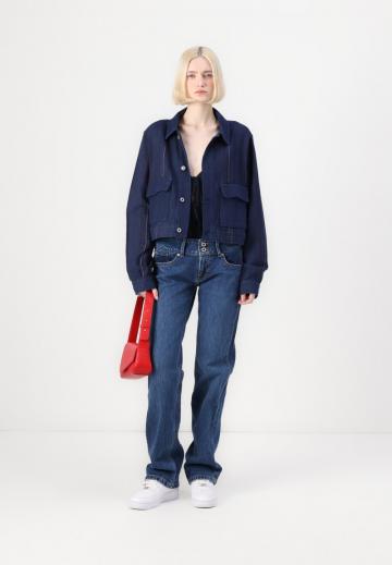 Куртка с накладнымит карманами