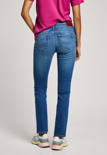 Узкие джинсы