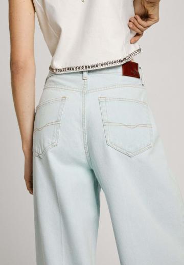 Клешеные джинсы