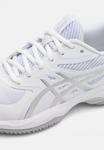 Теннисные кроссовки