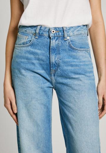 Клешеные джинсы