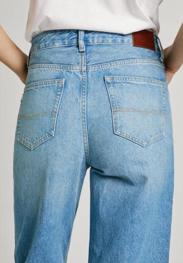 Клешеные джинсы