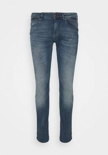 Узкие джинсы