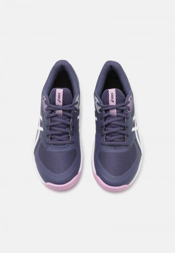 Теннисные кроссовки