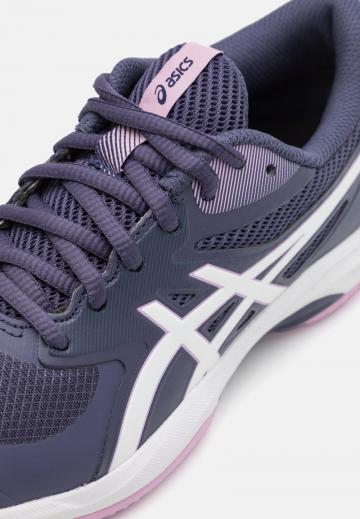 Теннисные кроссовки