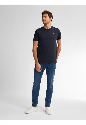 Узкие джинсы