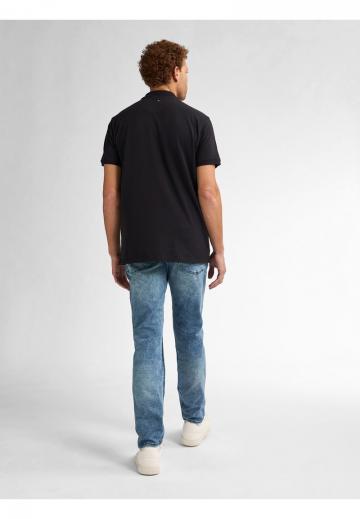 Узкие джинсы