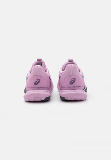 Теннисные кроссовки