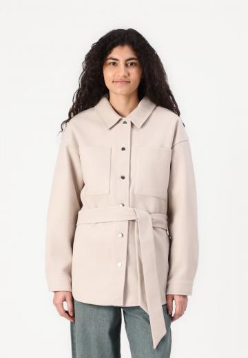 Короткое пальто