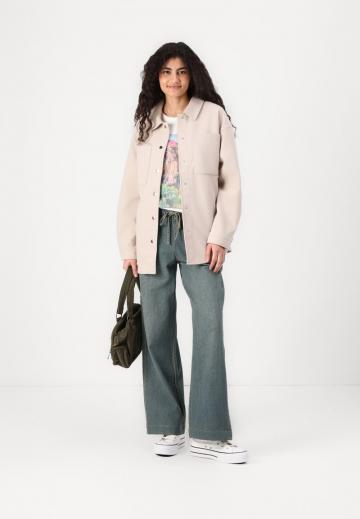 Короткое пальто