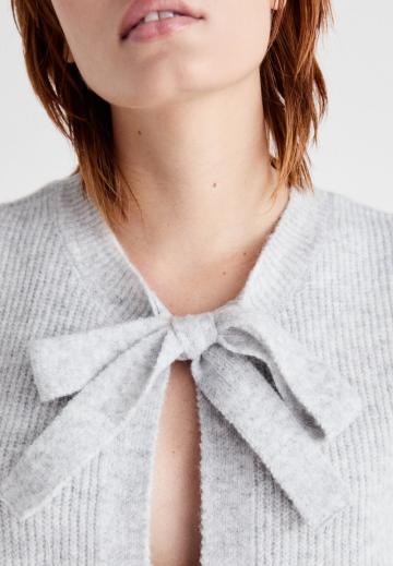 Вязаный жилет