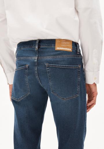 Узкие джинсы