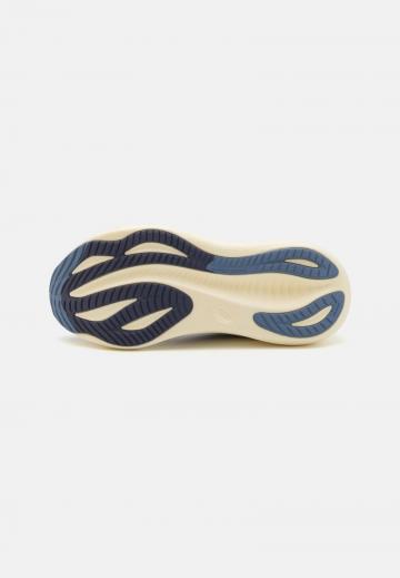 Беговые кроссовки