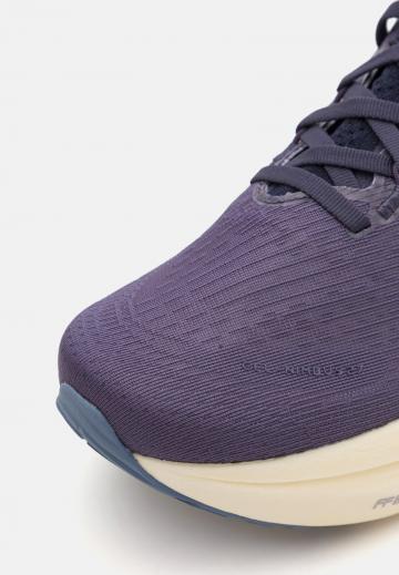 Беговые кроссовки