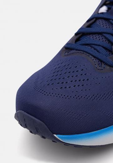 Беговые кроссовки