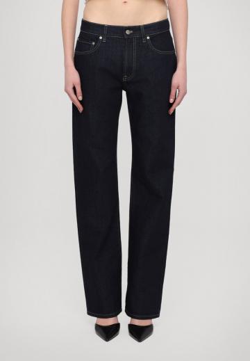 Прямые джинсы