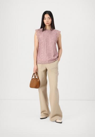 Кружевная блузка