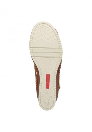 Босоножки на танкетке