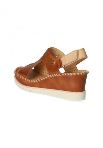 Босоножки на танкетке