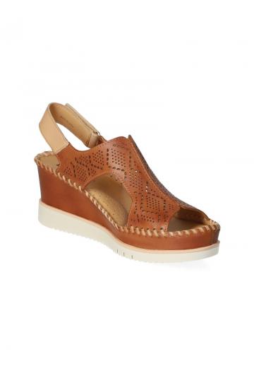 Босоножки на танкетке