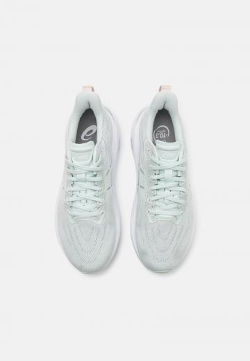 Беговые кроссовки