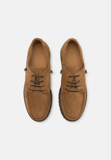 Ботинки на шнуровке