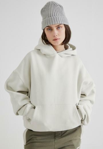 Пуловер с капюшоном