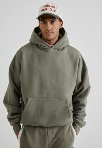 Пуловер с капюшоном