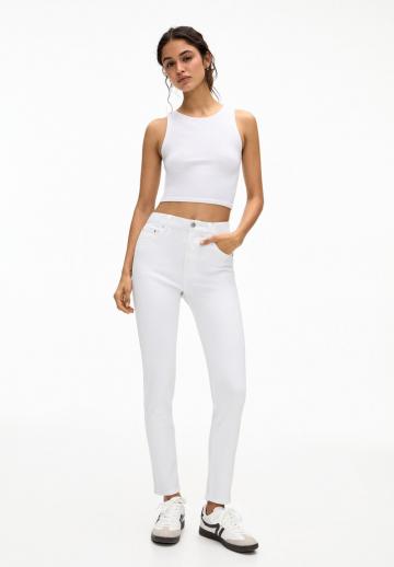 Узкие джинсы