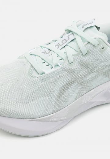 Беговые кроссовки