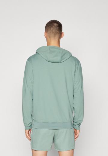 Спортивная кофта