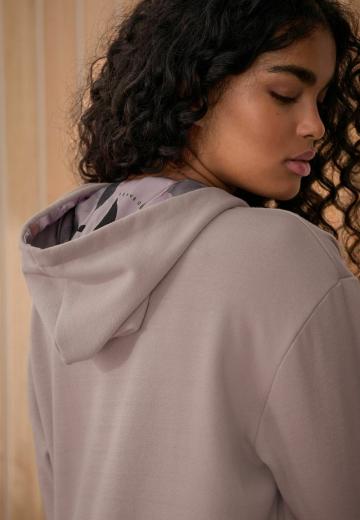 Пуловер с капюшоном