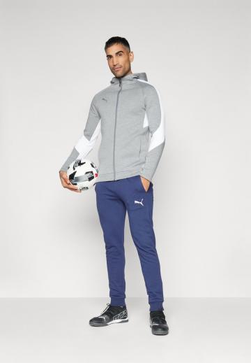 Спортивная кофта