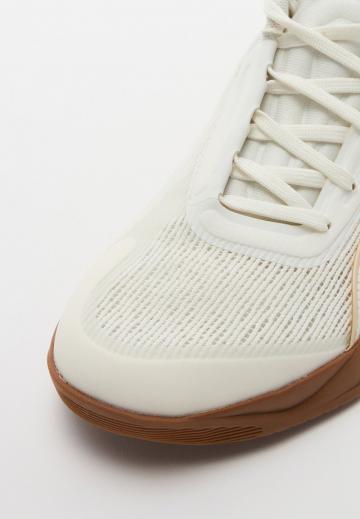 Тренировочные кроссовки